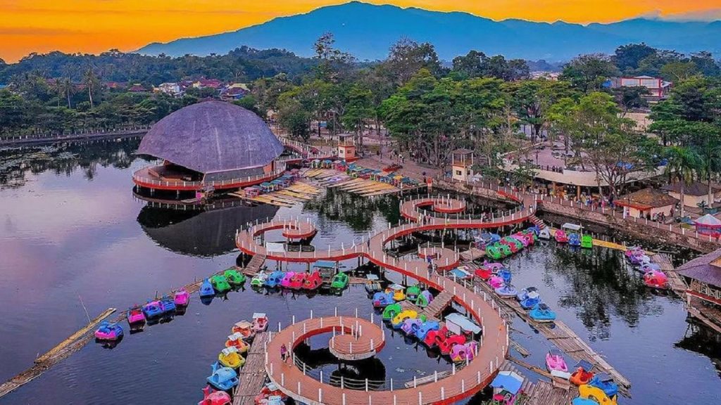 wisata garut 3 hari - situ bagendit